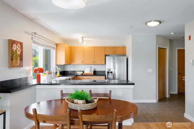 Property photo for 225 Ne 65th Street #406, Seattle photo 6