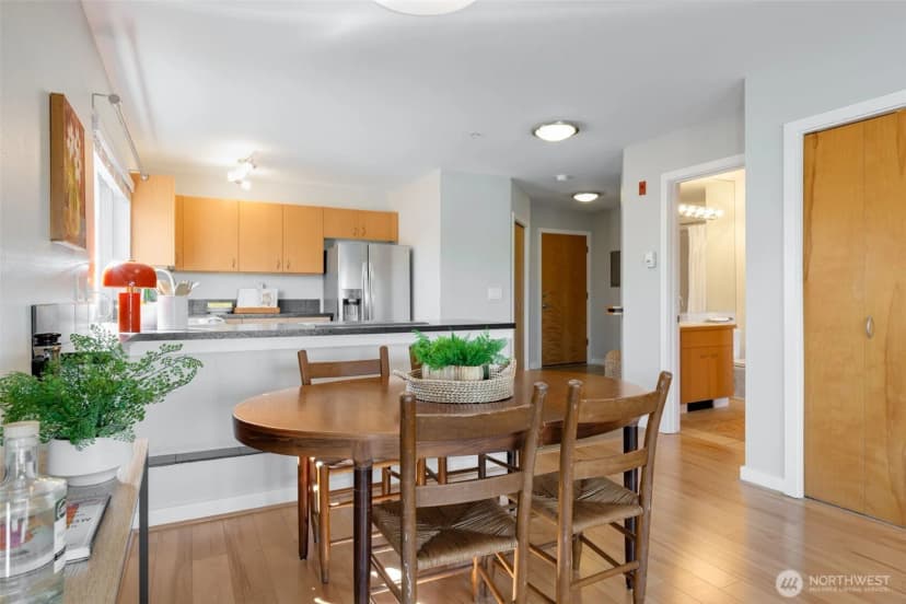 Property photo for 225 Ne 65th Street #406, Seattle photo 18