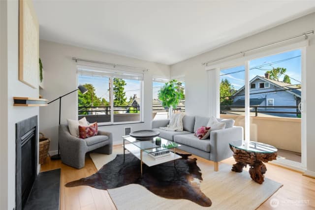 Property photo for 225 Ne 65th Street #406, Seattle photo 2
