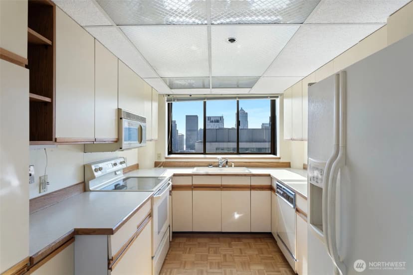 Property photo for 1120 Spring Street #1404, Seattle photo 6