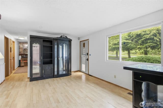 Property photo for 3343 Garfield Court, Oak Harbor photo 5