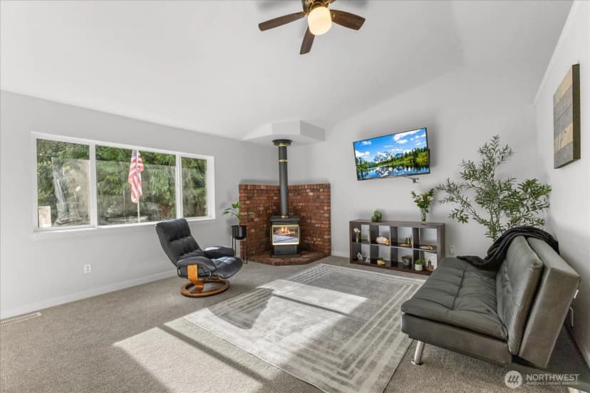 Property photo for 3019 Pine Lane, Sedro Woolley photo 5