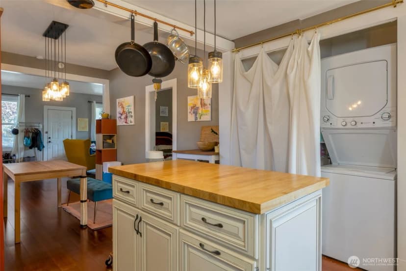 Property photo for 937 N 88th Street, Seattle photo 10
