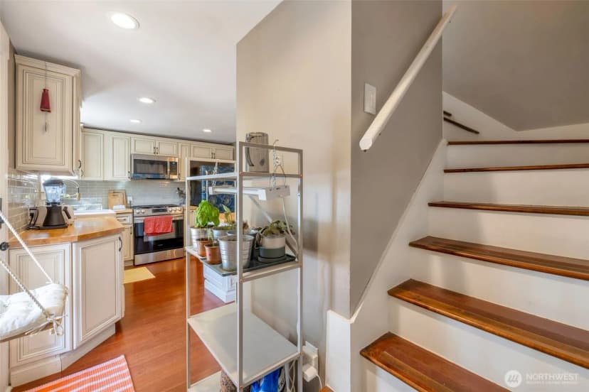 Property photo for 937 N 88th Street, Seattle photo 19