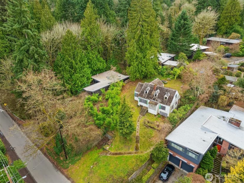 Property photo for 9229 45th Avenue Ne, Seattle photo 11