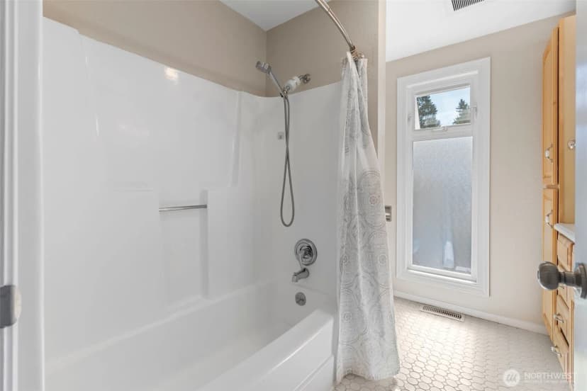 Property photo for 1618 5th Place, Kirkland photo 28