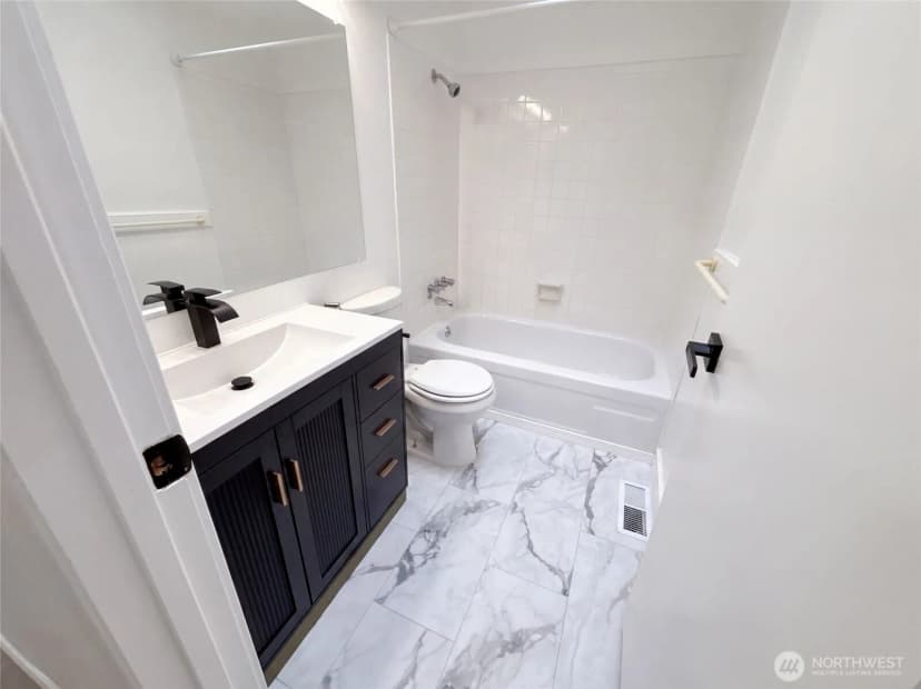 Property photo for 9232 139th Street, Kirkland photo 20