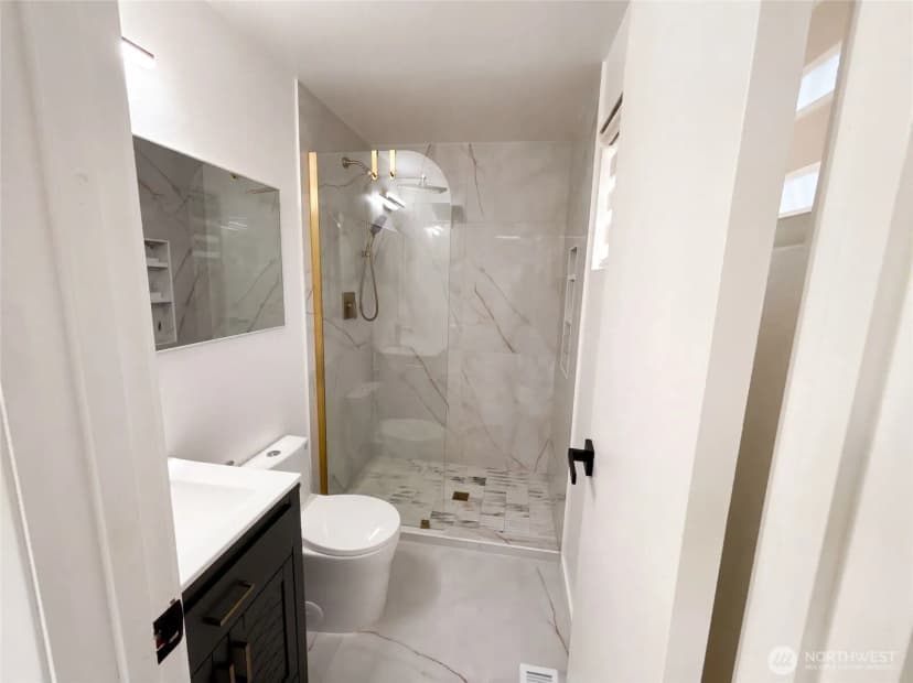 Property photo for 9232 139th Street, Kirkland photo 15