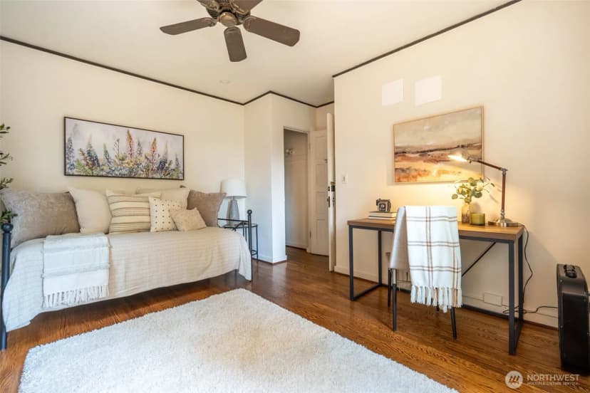 Property photo for 4204 11th Avenue Ne #8, Seattle photo 14