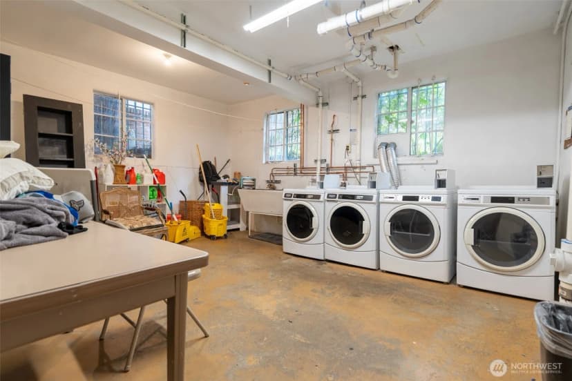 Property photo for 4204 11th Avenue Ne #8, Seattle photo 19
