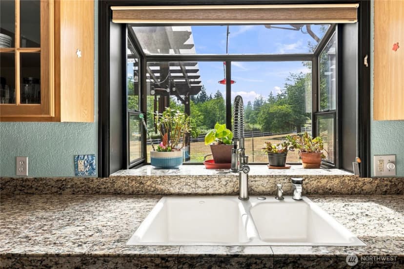 Property photo for 1305 Nw Mountain View Road, Silverdale photo 10