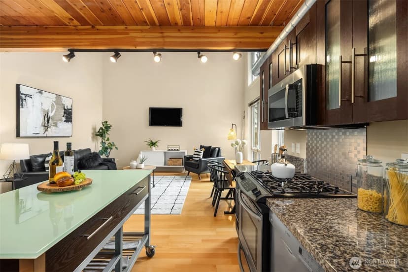 Property photo for 530 Broadway E #236, Seattle photo 17