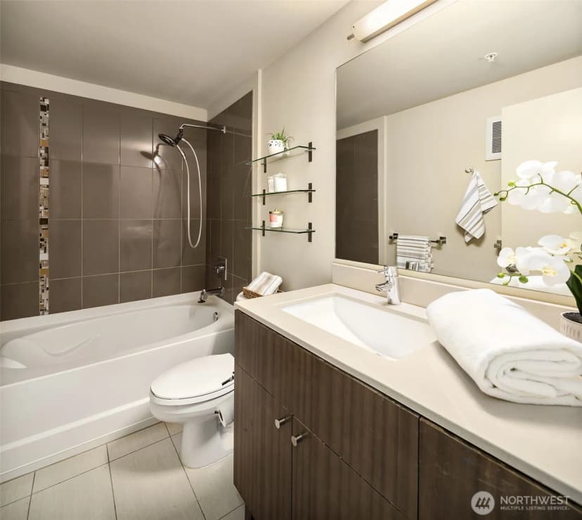 Property photo for 530 Broadway E #236, Seattle photo 10