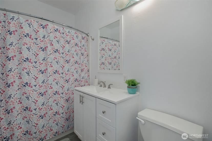 Property photo for 13000 Admiralty Way #l105, Everett photo 22