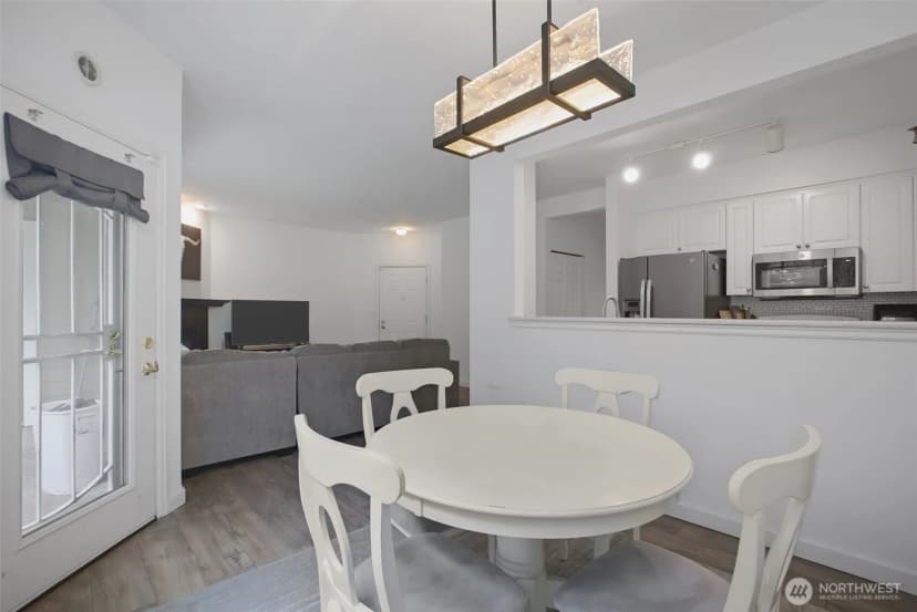 Property photo for 13000 Admiralty Way #l105, Everett photo 10