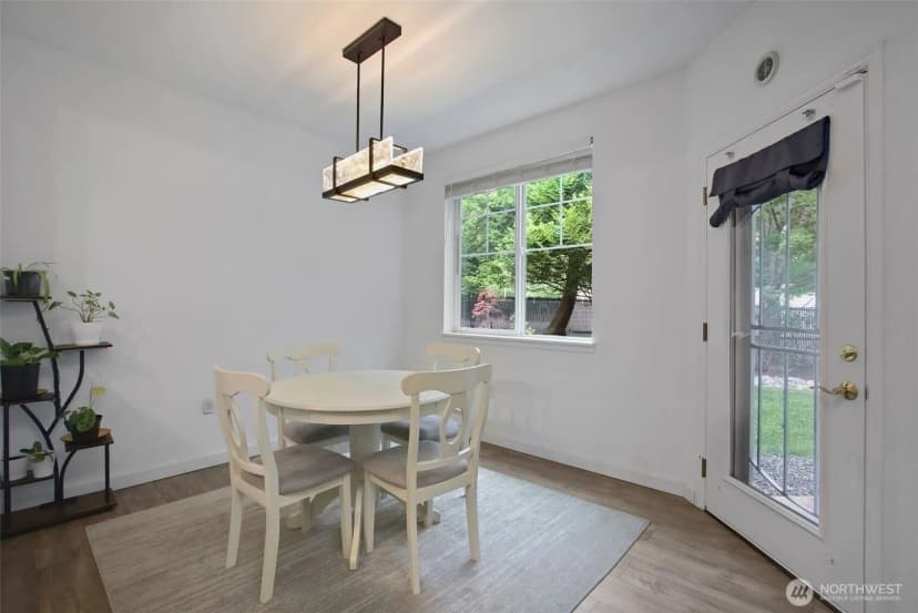 Property photo for 13000 Admiralty Way #l105, Everett photo 8