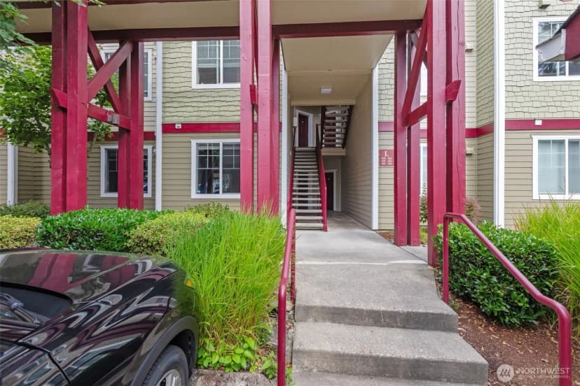 Property photo for 13000 Admiralty Way #l105, Everett photo 31