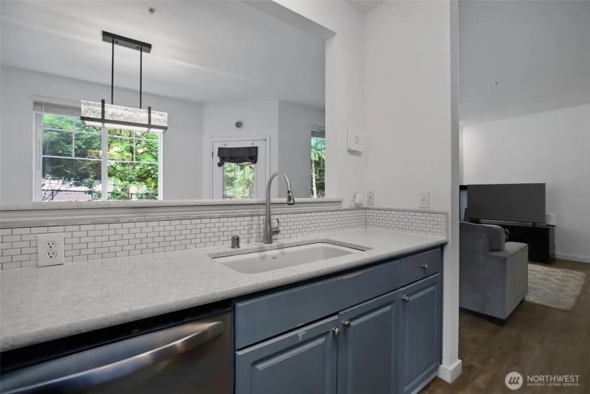 Property photo for 13000 Admiralty Way #l105, Everett photo 15