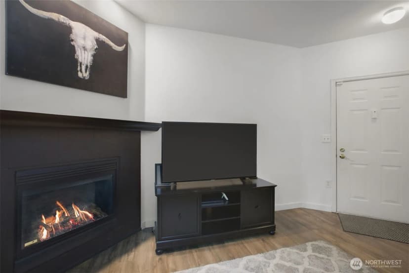 Property photo for 13000 Admiralty Way #l105, Everett photo 6