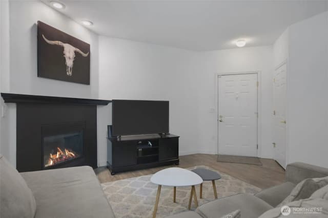 Property photo for 13000 Admiralty Way #l105, Everett photo 5