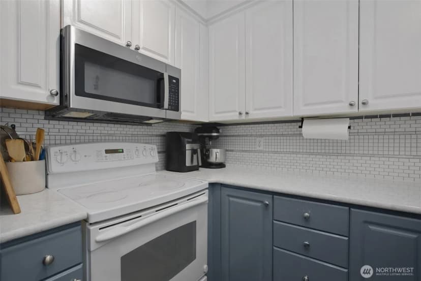 Property photo for 13000 Admiralty Way #l105, Everett photo 13