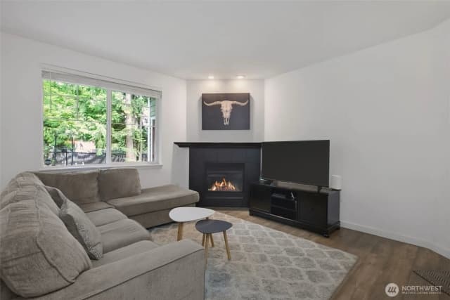 Property photo for 13000 Admiralty Way #l105, Everett photo 4