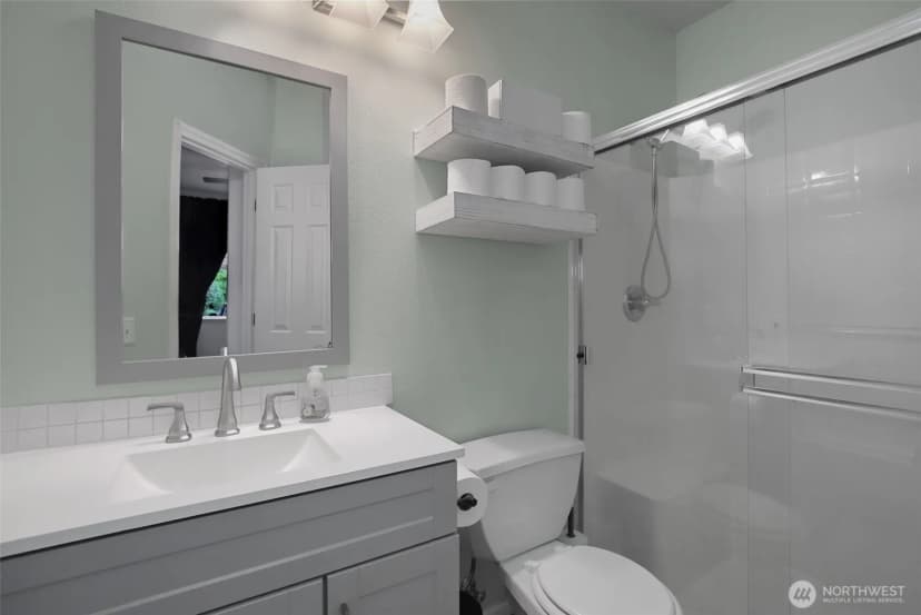 Property photo for 13000 Admiralty Way #l105, Everett photo 19