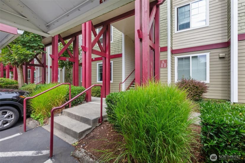 Property photo for 13000 Admiralty Way #l105, Everett photo 30