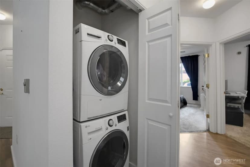 Property photo for 13000 Admiralty Way #l105, Everett photo 23