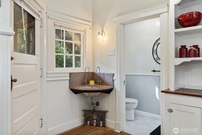 Property photo for 415 Harrison Street, Port Townsend photo 18