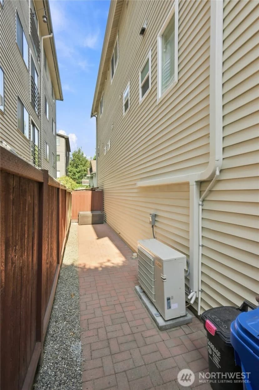 Property photo for 6800 Oswego Place Ne, Seattle photo 32