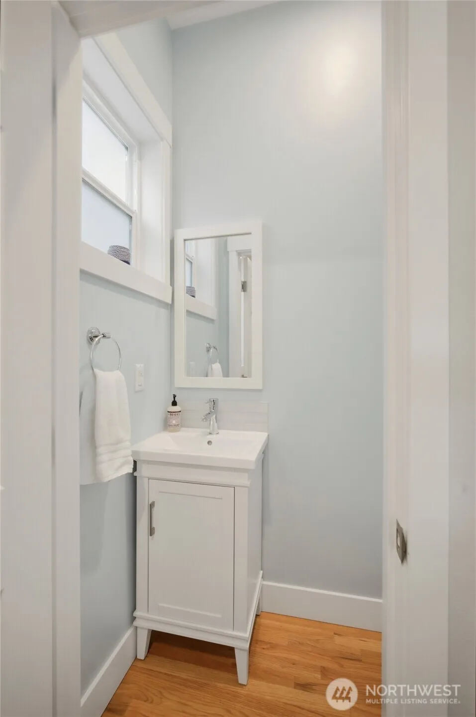 Property photo for 6800 Oswego Place Ne, Seattle photo 17