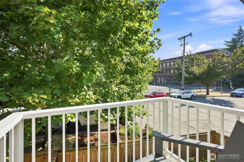 Property photo for 6800 Oswego Place Ne, Seattle photo 12