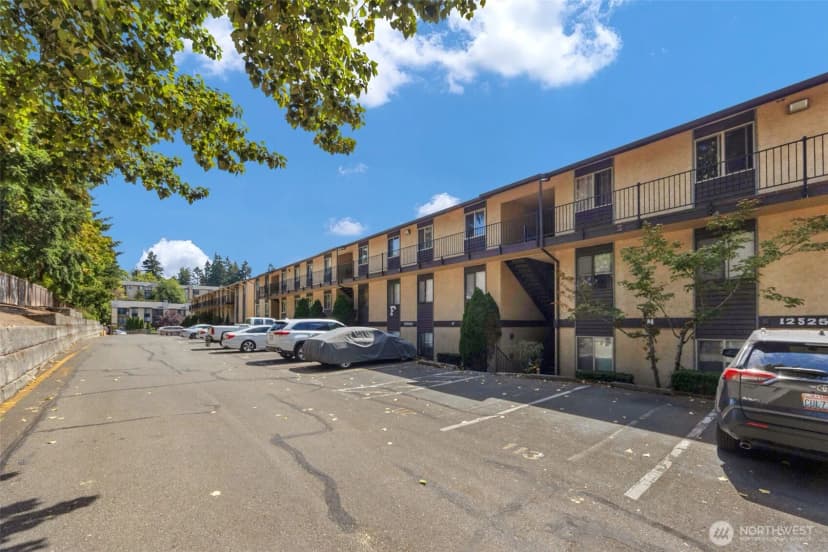 Property photo for 12525 Ne 145th Place #f107, Kirkland photo 19