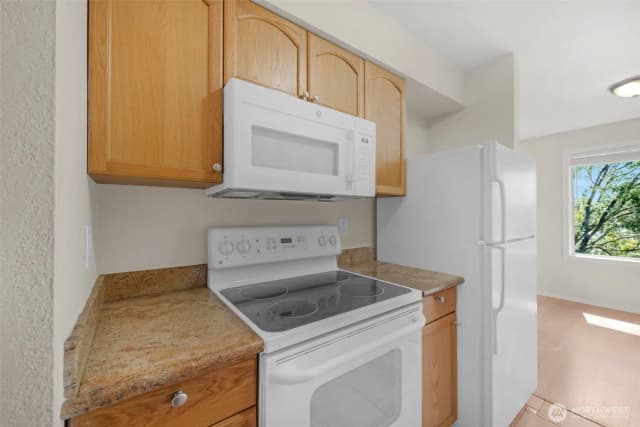 Property photo for 12525 Ne 145th Place #f107, Kirkland photo 5