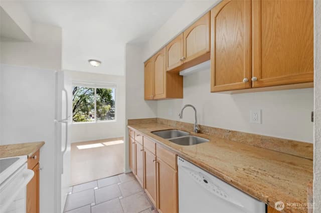 Property photo for 12525 Ne 145th Place #f107, Kirkland photo 2