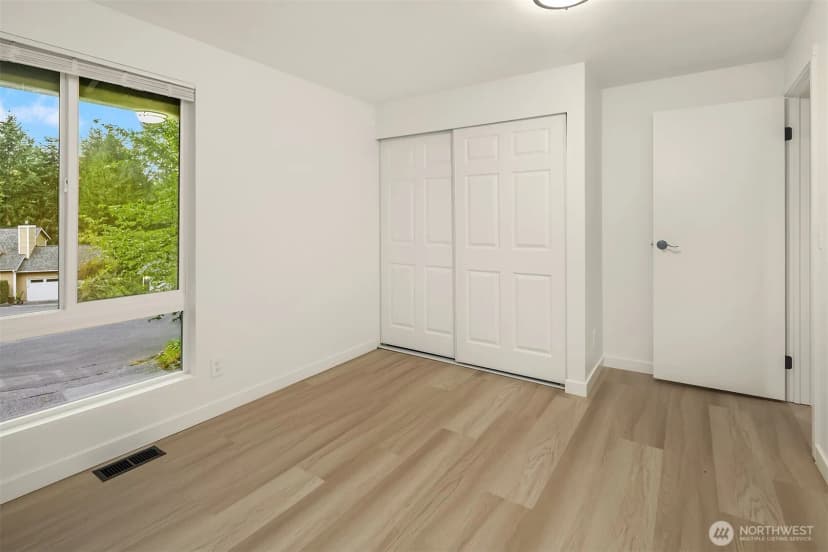 Property photo for 14340 113th Avenue Ne, Kirkland photo 24