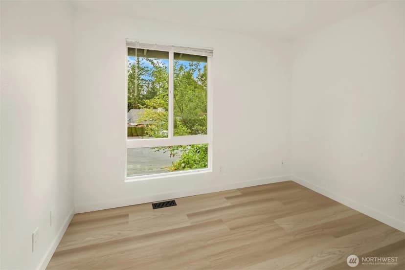 Property photo for 14340 113th Avenue Ne, Kirkland photo 25