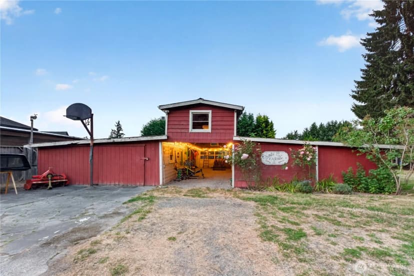 Property photo for 10807 61st Street Ct E, Puyallup photo 8