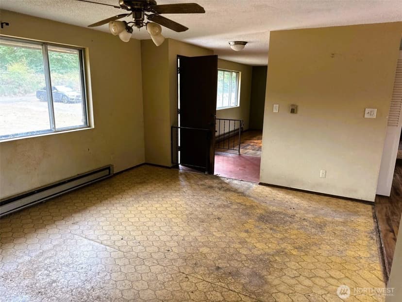 Property photo for 36017 79th Avenue S, Roy photo 2