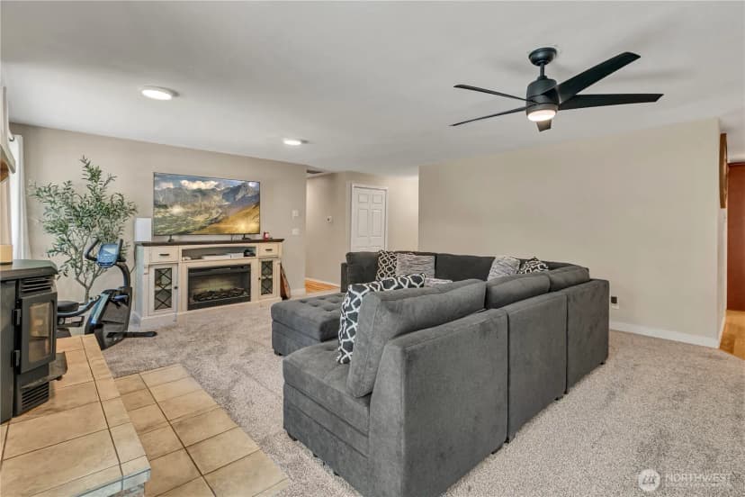 Property photo for 22710 253rd Avenue Se, Maple Valley photo 9