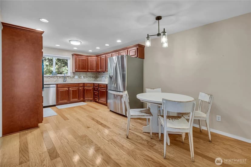 Property photo for 22710 253rd Avenue Se, Maple Valley photo 11
