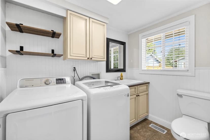 Property photo for 1206 S Walnut St, Burlington photo 10