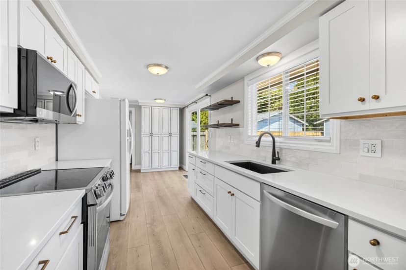 Property photo for 1206 S Walnut St, Burlington photo 7