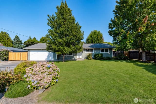 Property photo for 1206 S Walnut St, Burlington photo 2