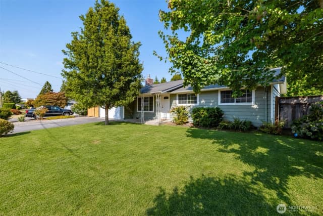 Property photo for 1206 S Walnut St, Burlington photo 3