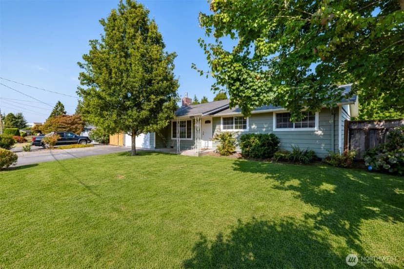 Property photo for 1206 S Walnut St, Burlington photo 3