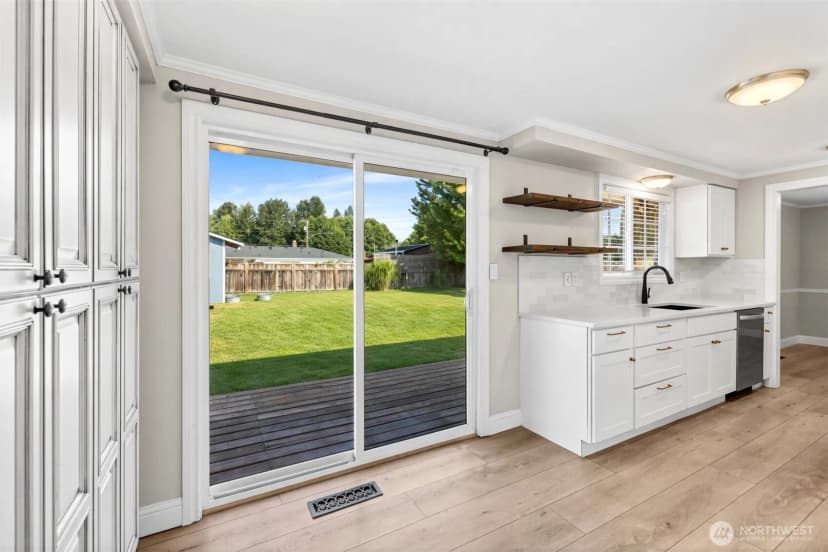 Property photo for 1206 S Walnut St, Burlington photo 11