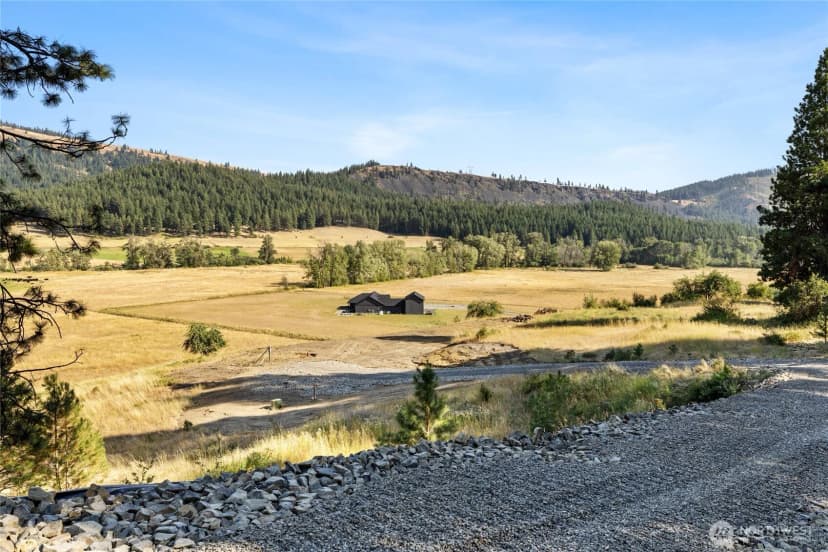 Property photo for 1080 Ranch Road, Cle Elum photo 3