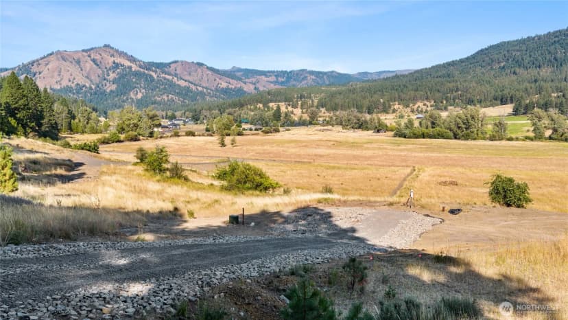 Property photo for 1080 Ranch Road, Cle Elum photo 2